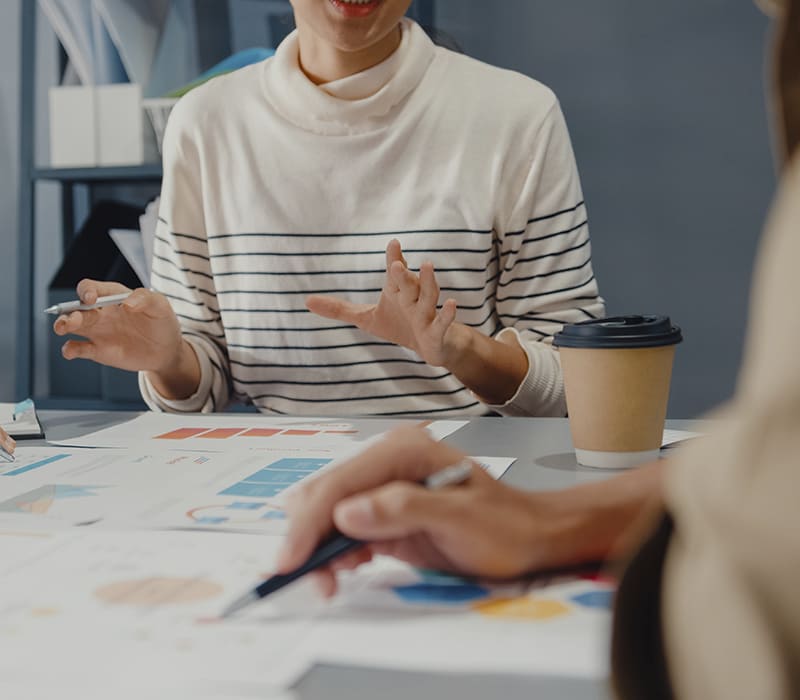 Online shopping concept for mobile app templates